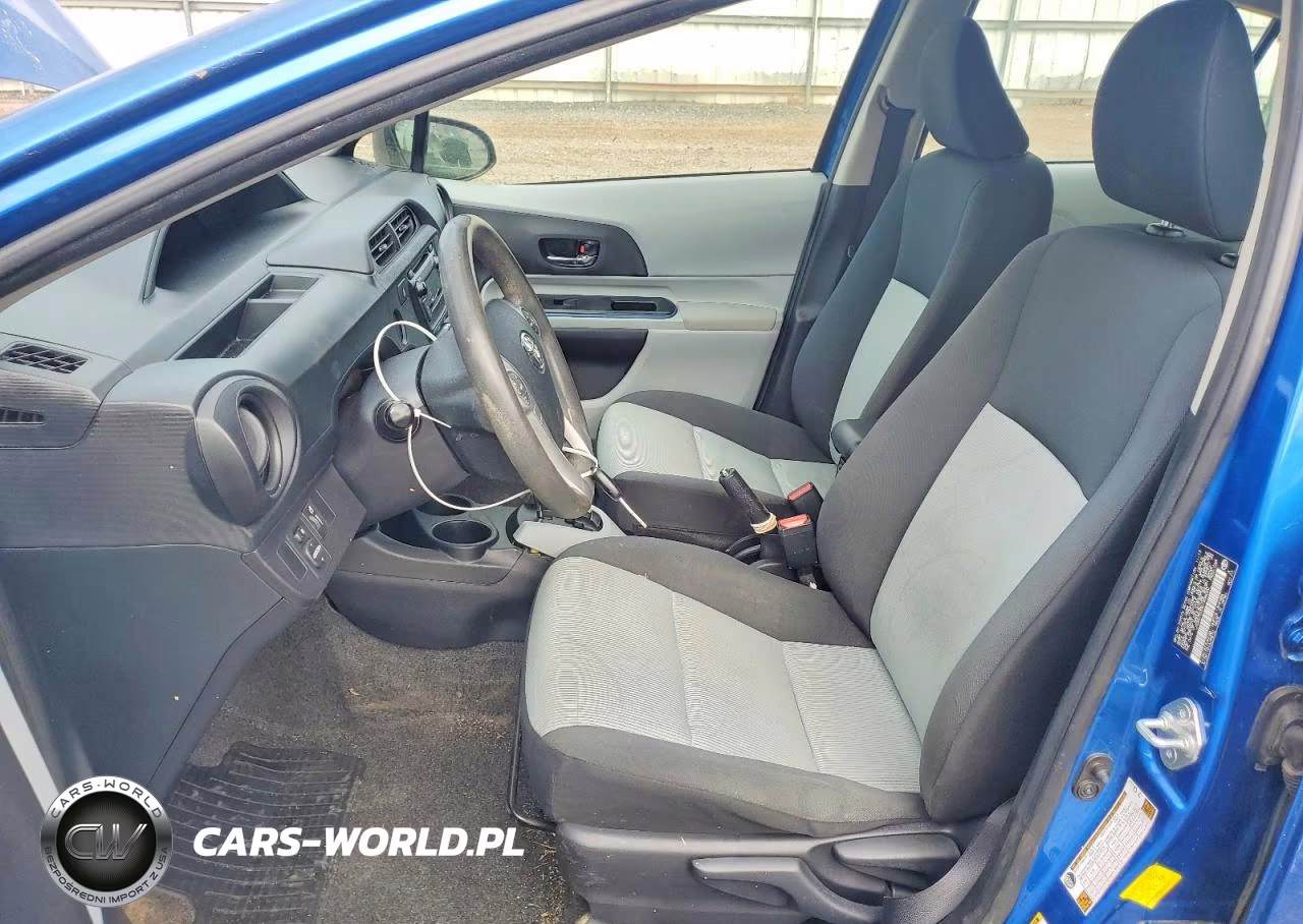 2013 Toyota Prius C Two VIN:JTDKDTB33D1556020 - 7