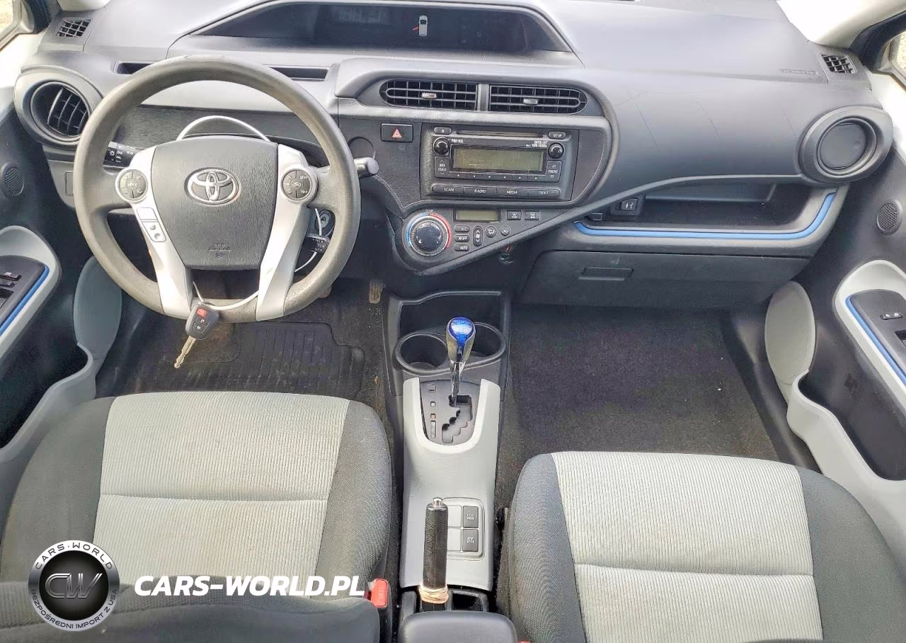 2013 Toyota Prius C Two VIN:JTDKDTB33D1556020 - 8