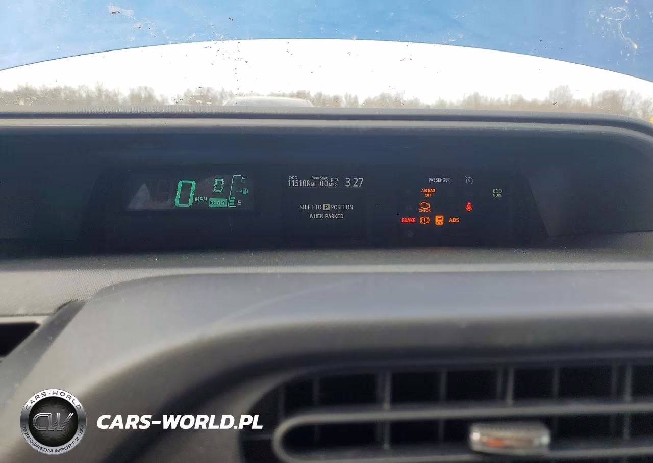 2013 Toyota Prius C Two VIN:JTDKDTB33D1556020 - 9