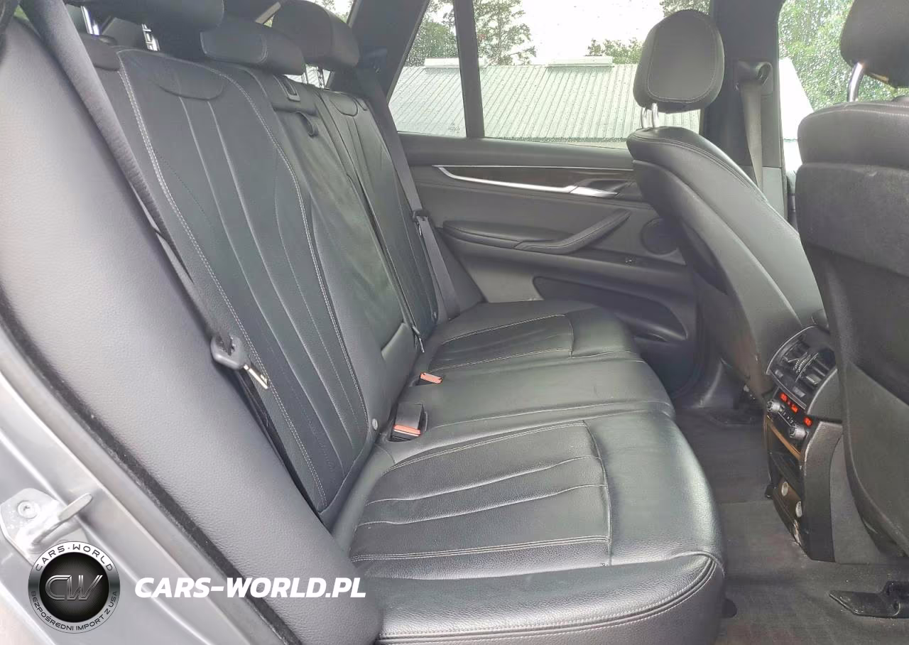 2018 BMW X5 xDrive35I VIN:5UXKR0C58J0Y06092 - 11