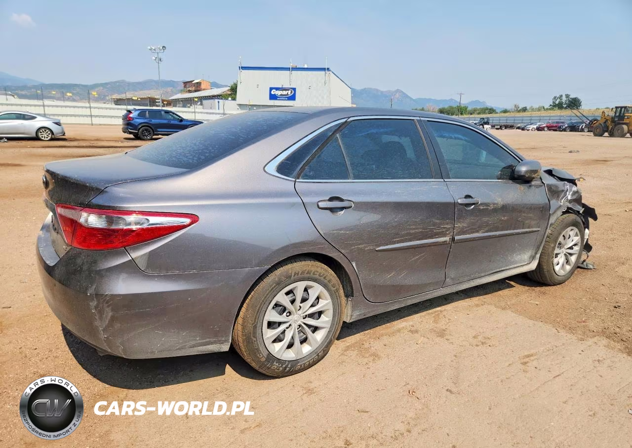 2016 Toyota Camry Le VIN:4T1BF1FK8GU565195 - 3