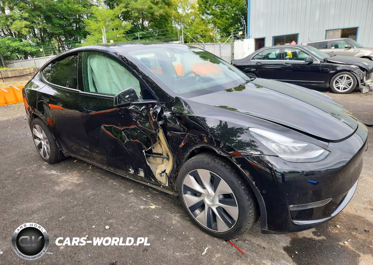 2021 Tesla Model Y VIN:5YJYGAEE0MF177454 - 4