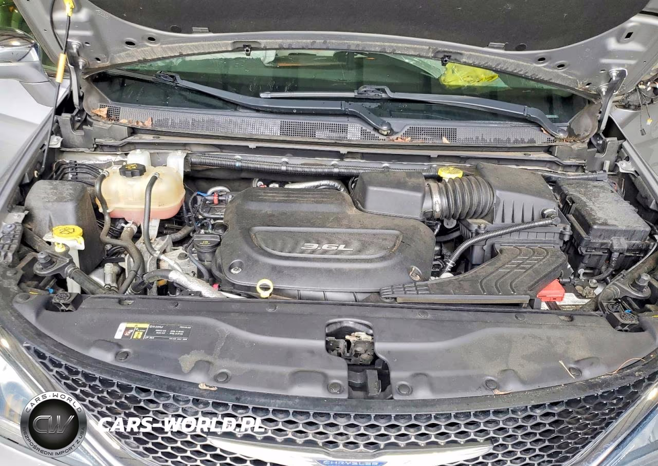 2018 Chrysler Pacifica Limited VIN:2C4RC1GG8JR226267 - 12