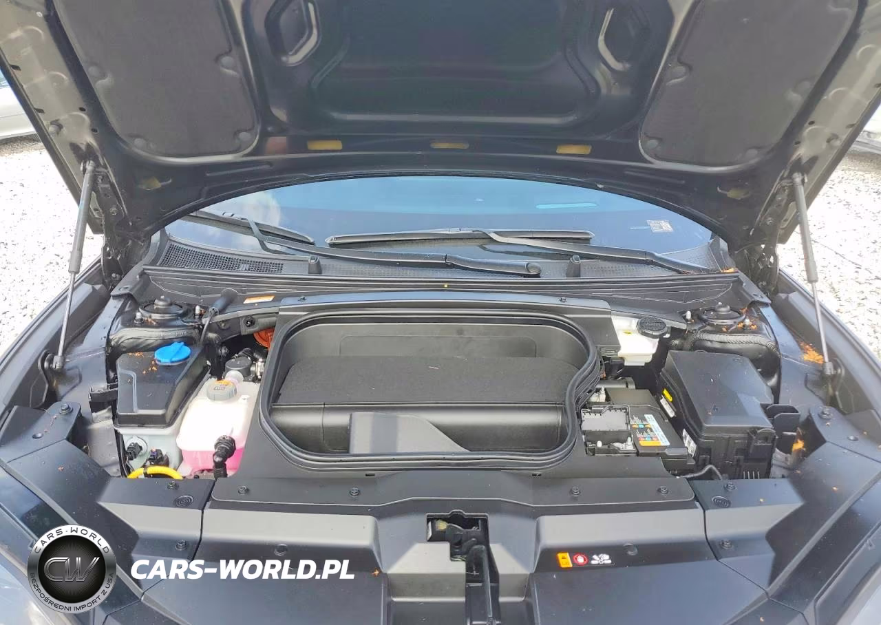 2025 Hyundai Ioniq 6 Limited VIN:KMHM54AC5SA116225 - 11