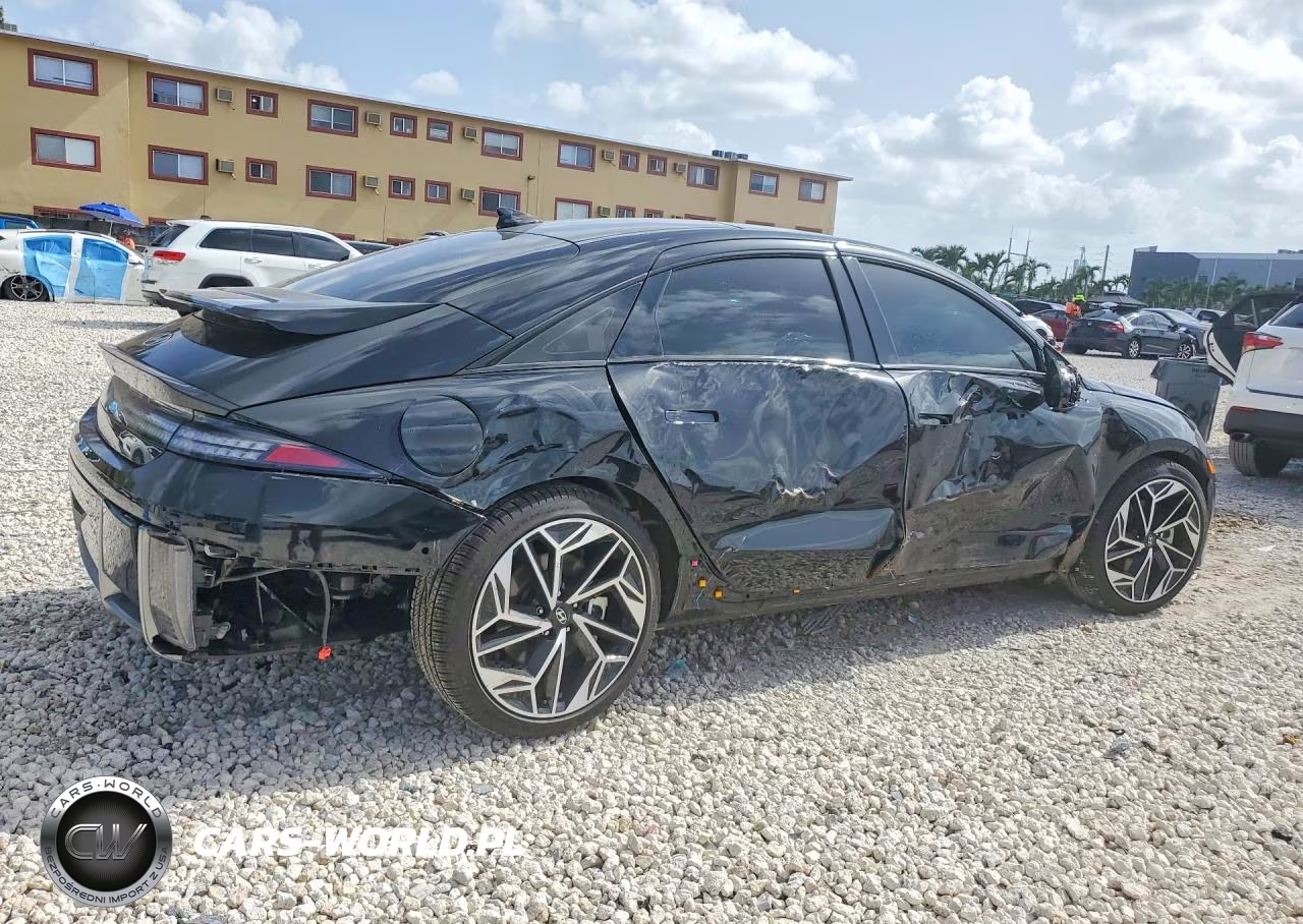 2025 Hyundai Ioniq 6 Limited VIN:KMHM54AC5SA116225 - 3