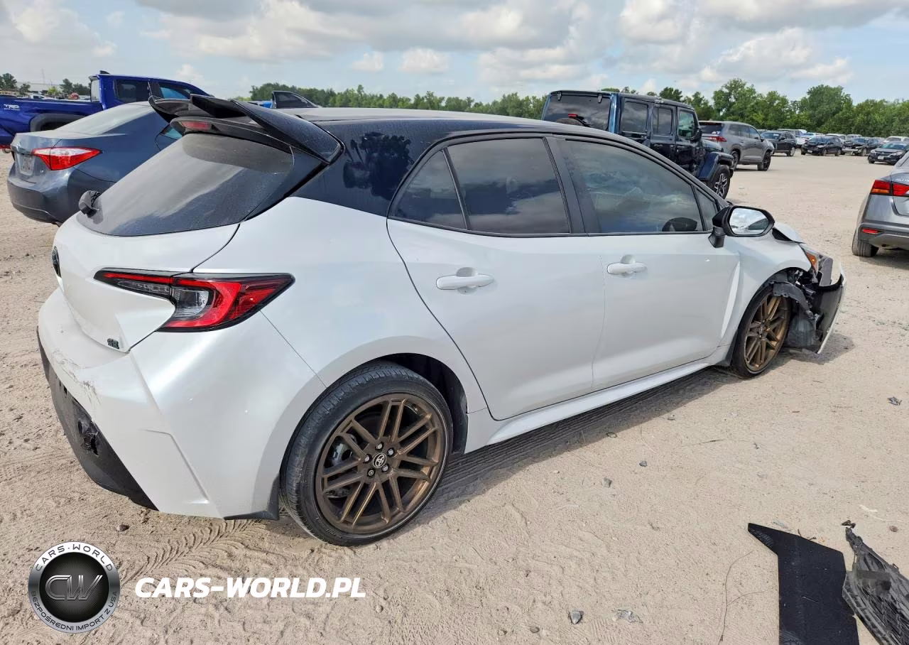 2025 Toyota Corolla Hatchback Nightshade VIN:JTND4MBE7S3237071 - 3
