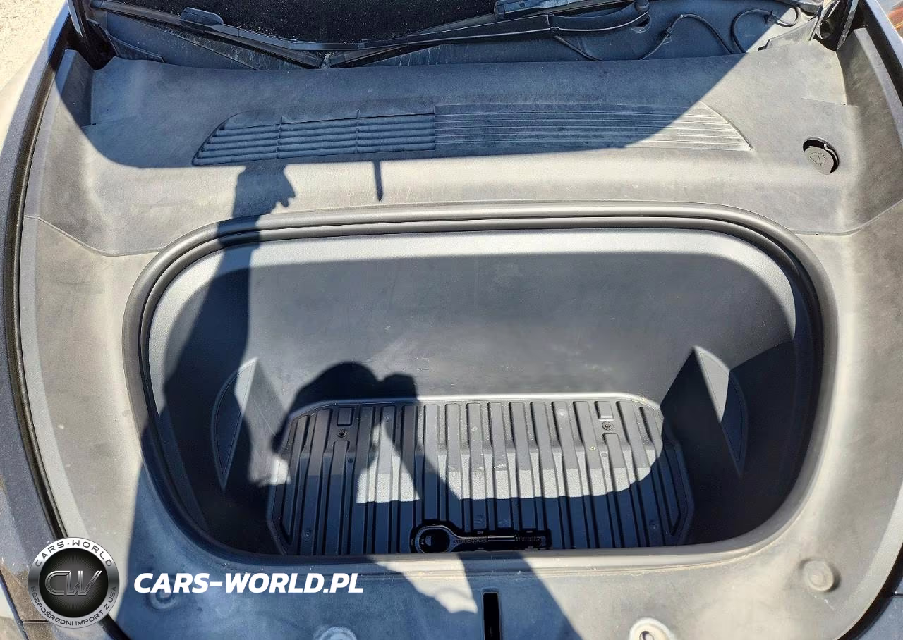 2021 Tesla Model Y VIN:5YJYGDEE2MF107942 - 11