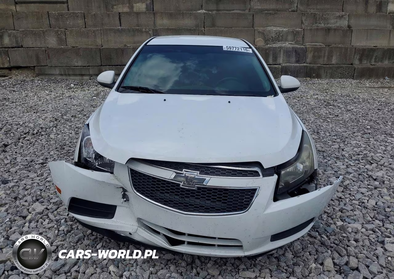 2014 Chevrolet Cruz VIN:1G1PC5SB1E7477500 - 5
