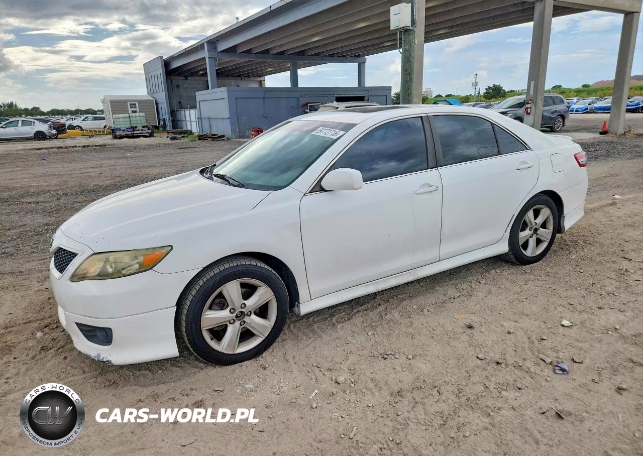 2010 Toyota Camry Se – zdjęcie 1 z 12