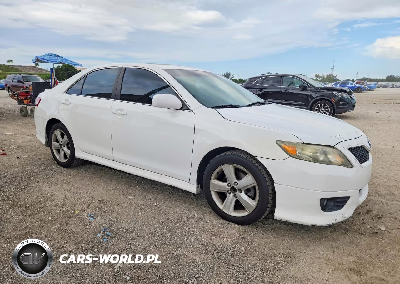 2010 Toyota Camry Se VIN:4T1BF3EK7AU550577 - 4