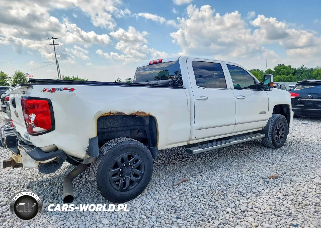2015 Chevrolet Silverado K2500 High Country VIN:1GC1KXE81FF563683 - 3