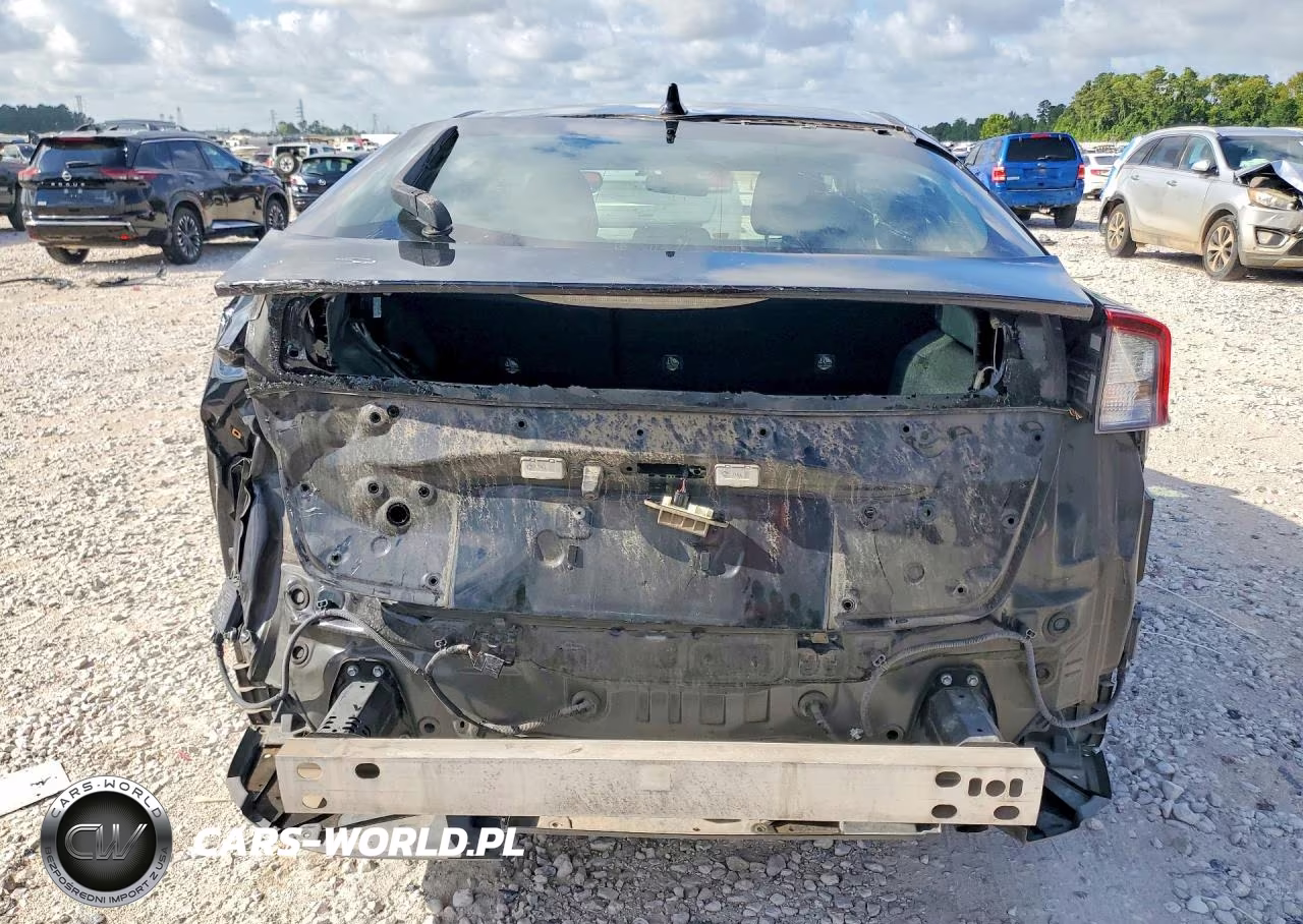 2021 Toyota Prius Le VIN:JTDKAMFUXM3153030 - 6