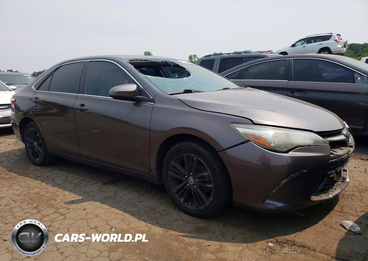 2015 Toyota Camry Se VIN:4T1BF1FKXFU075789 - 4