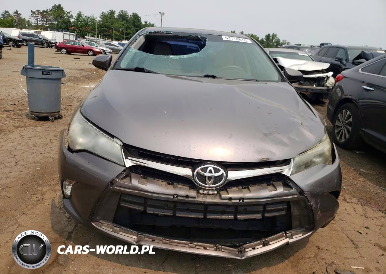 2015 Toyota Camry Se VIN:4T1BF1FKXFU075789 - 5