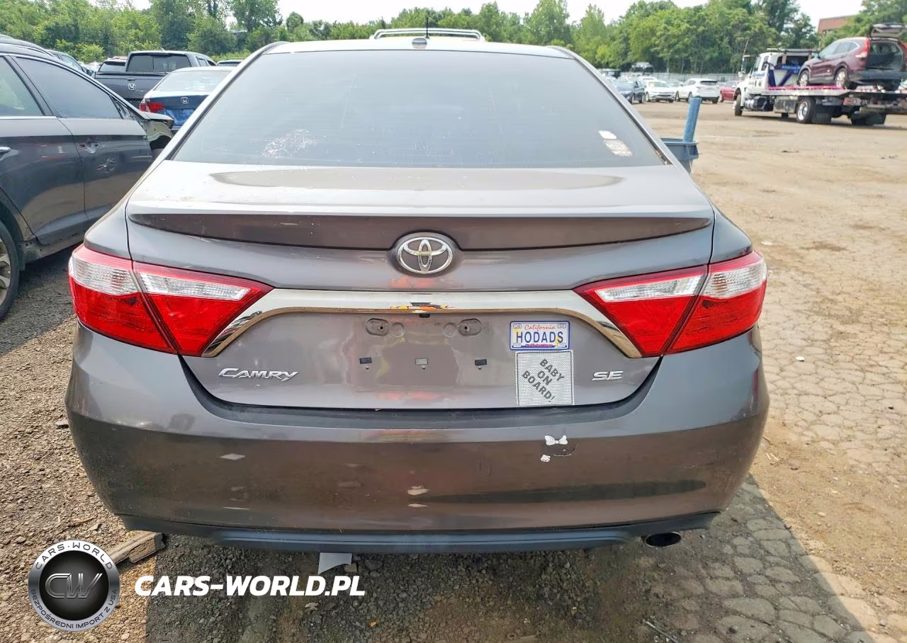 2015 Toyota Camry Se VIN:4T1BF1FKXFU075789 - 6