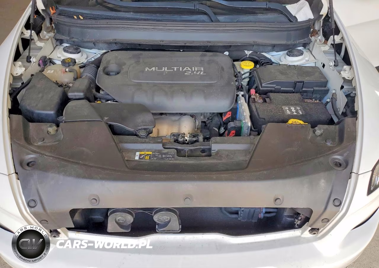 2015 Jeep Cherokee Sport VIN:1C4PJLAB3FW507901 - 12