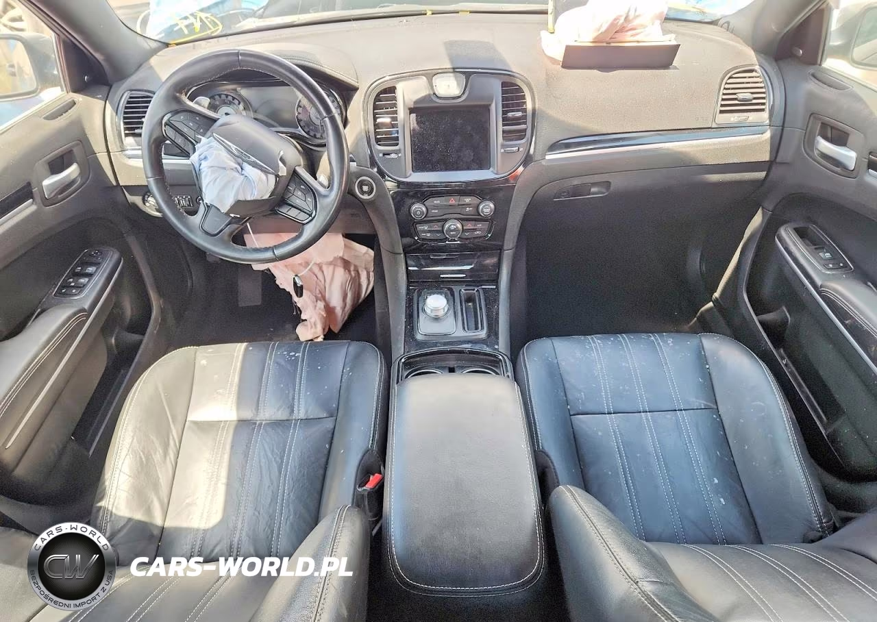 2019 Chrysler 300 S VIN:2C3CCABG2KH559606 - 8