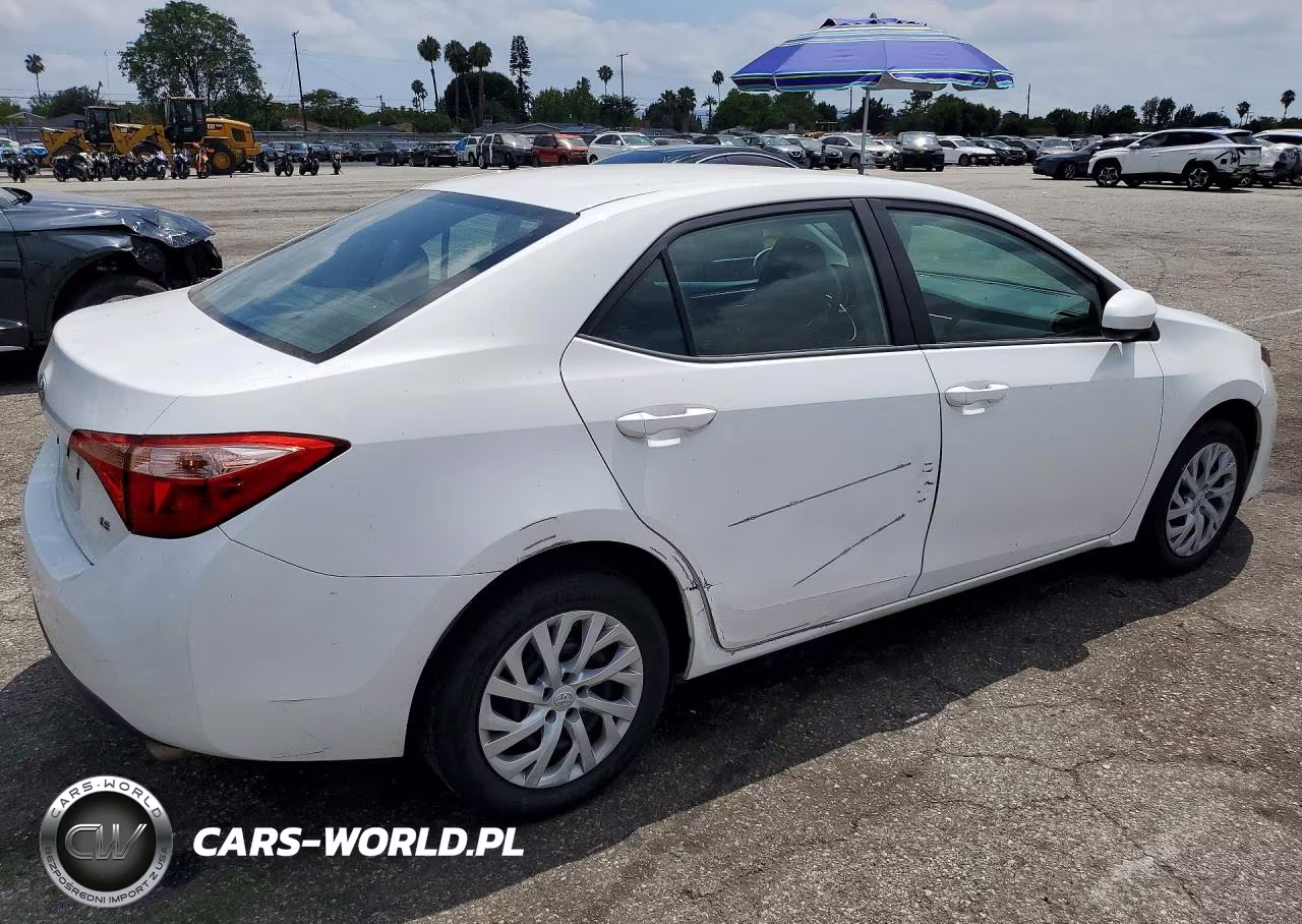 2019 Toyota Corolla Le VIN:5YFBURHE7KP870161 - 3