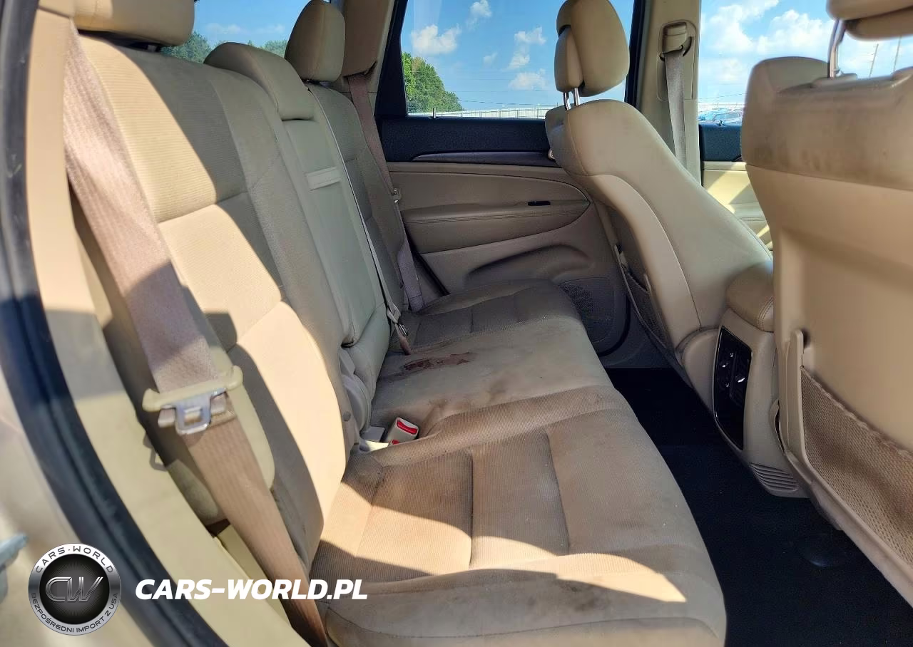 2014 Jeep Grand Cherokee Laredo VIN:1C4RJFAG3EC242550 - 11