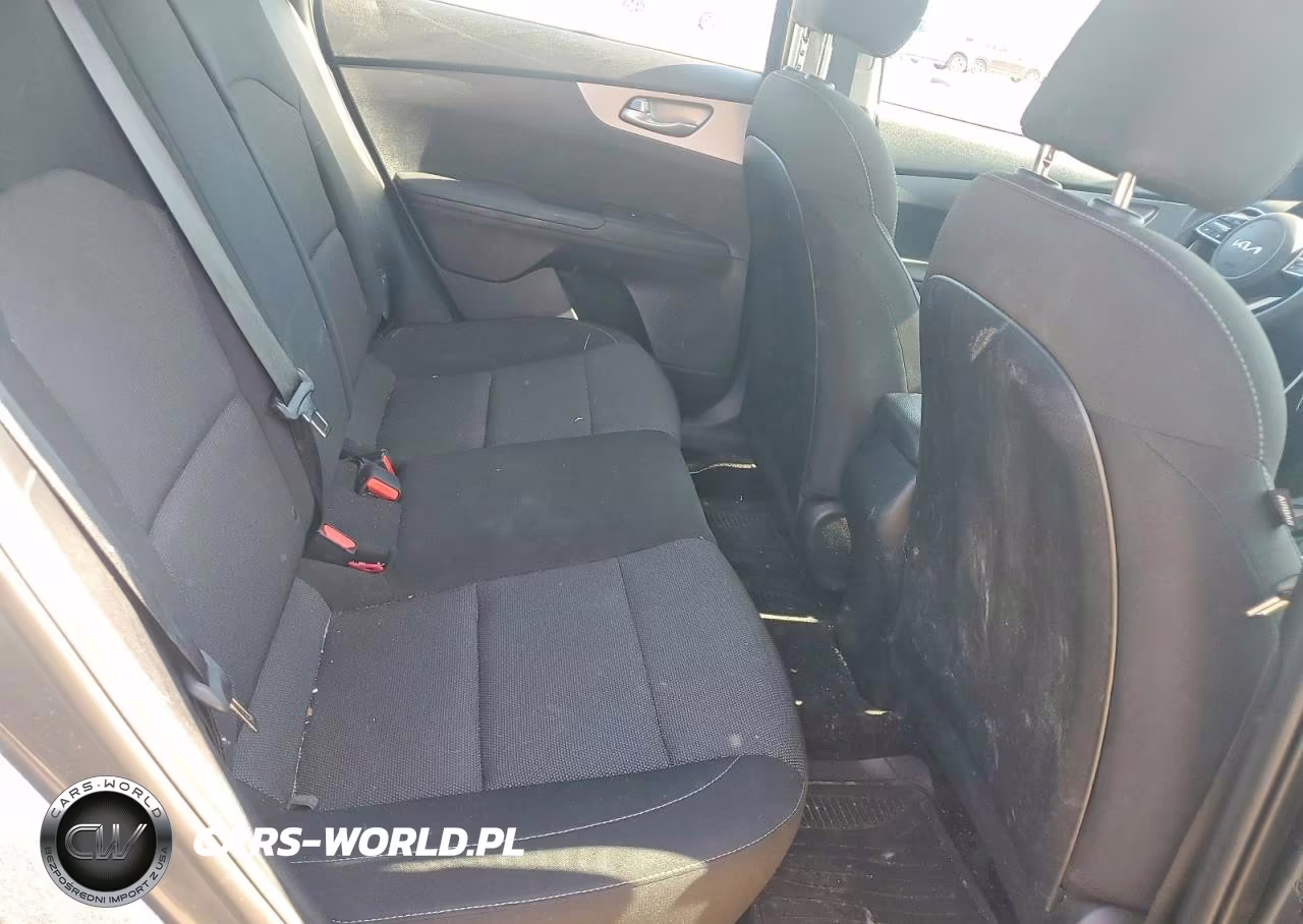 2023 Kia Forte Lxs VIN:3KPF24AD0PE622550 - 10