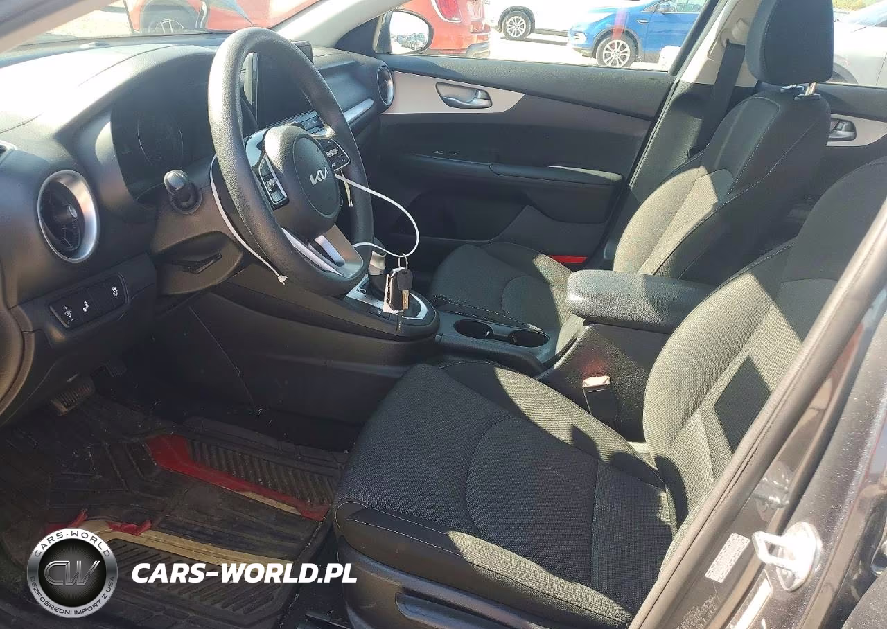 2023 Kia Forte Lxs VIN:3KPF24AD0PE622550 - 7