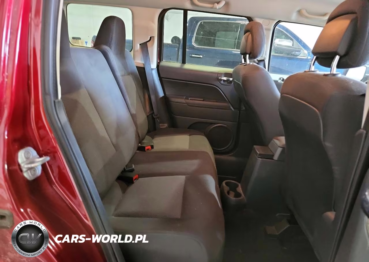 2012 Jeep Patriot Latitude 4D VIN:1C4NJPFB4CD639936 - 10