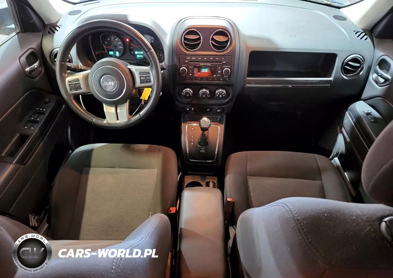 2012 Jeep Patriot Latitude 4D VIN:1C4NJPFB4CD639936 - 8