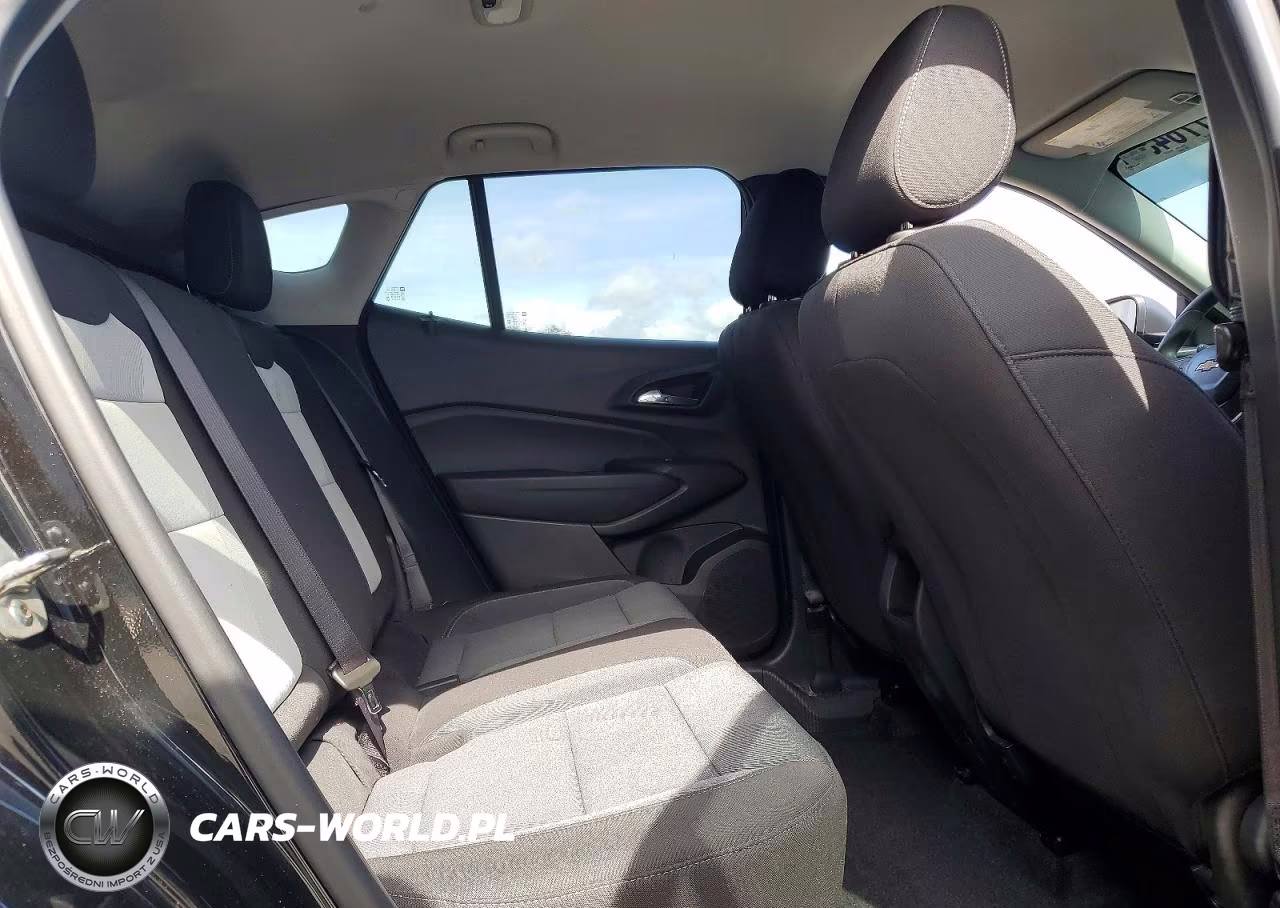2025 Chevrolet Trax Ls VIN:KL77LFEP4SC040627 - 10