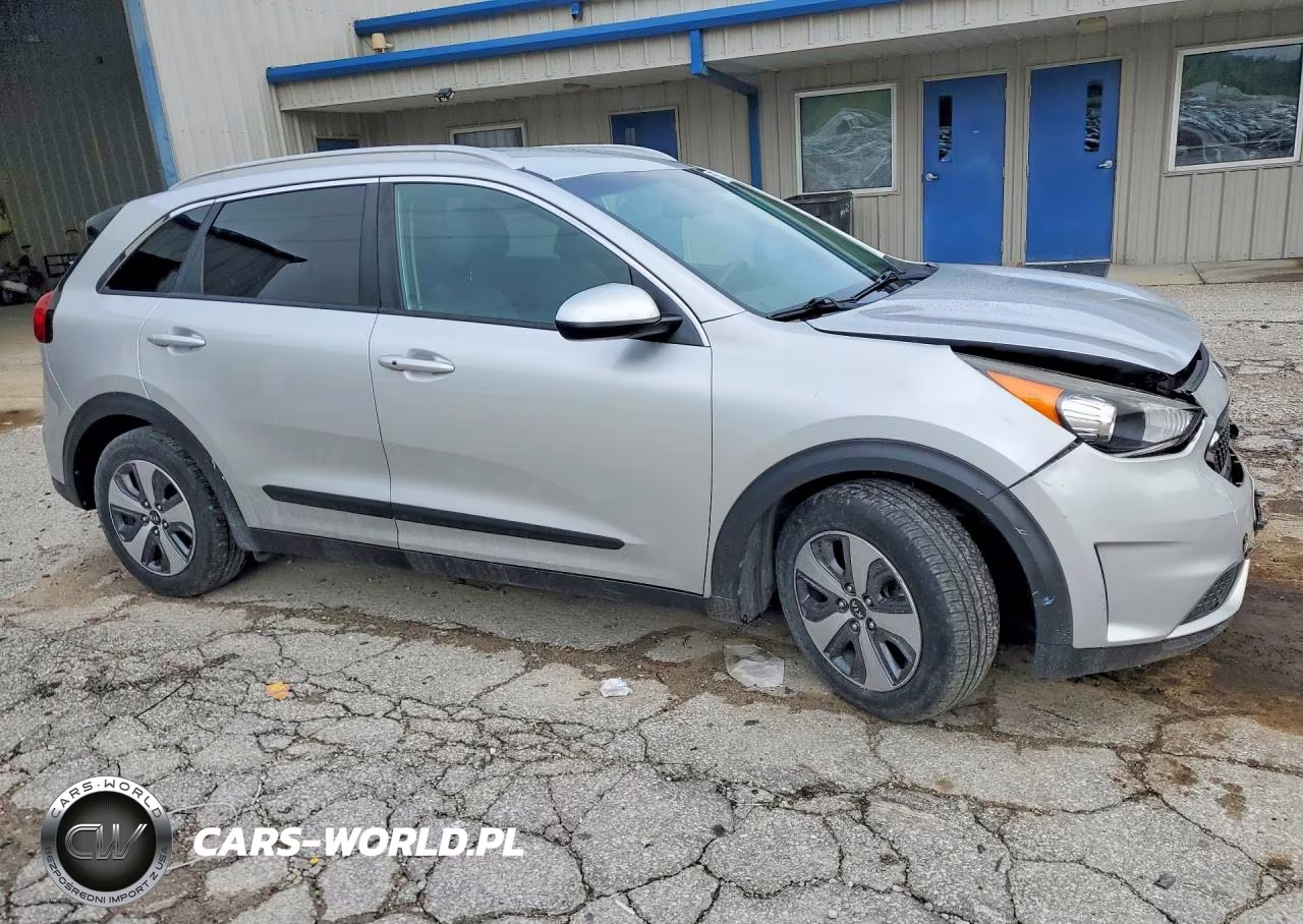 2017 Kia Niro Lx VIN:KNDCB3LC0H5077240 - 4