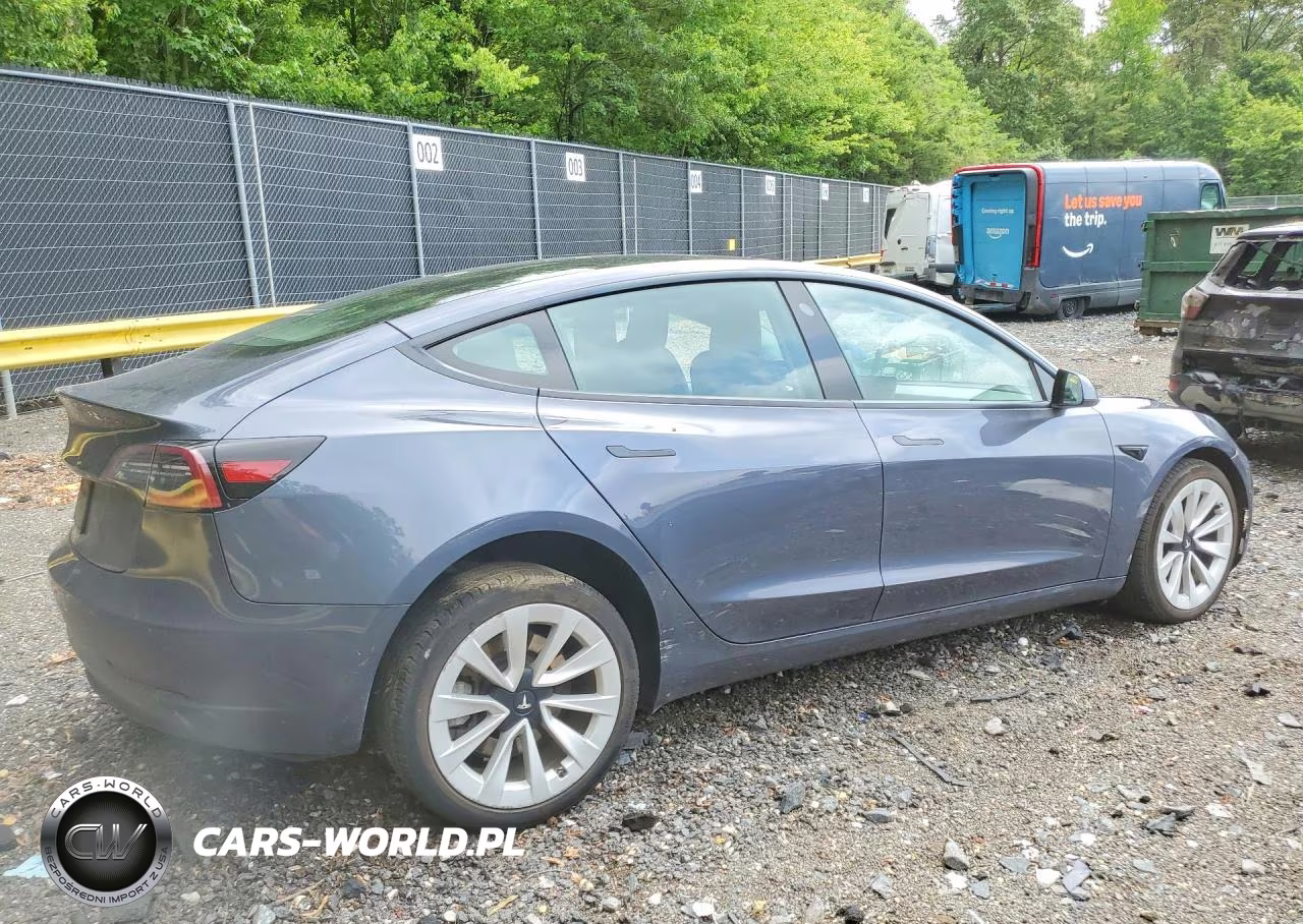 2023 Tesla Model 3 VIN:5YJ3E1EAXPF437358 - 3