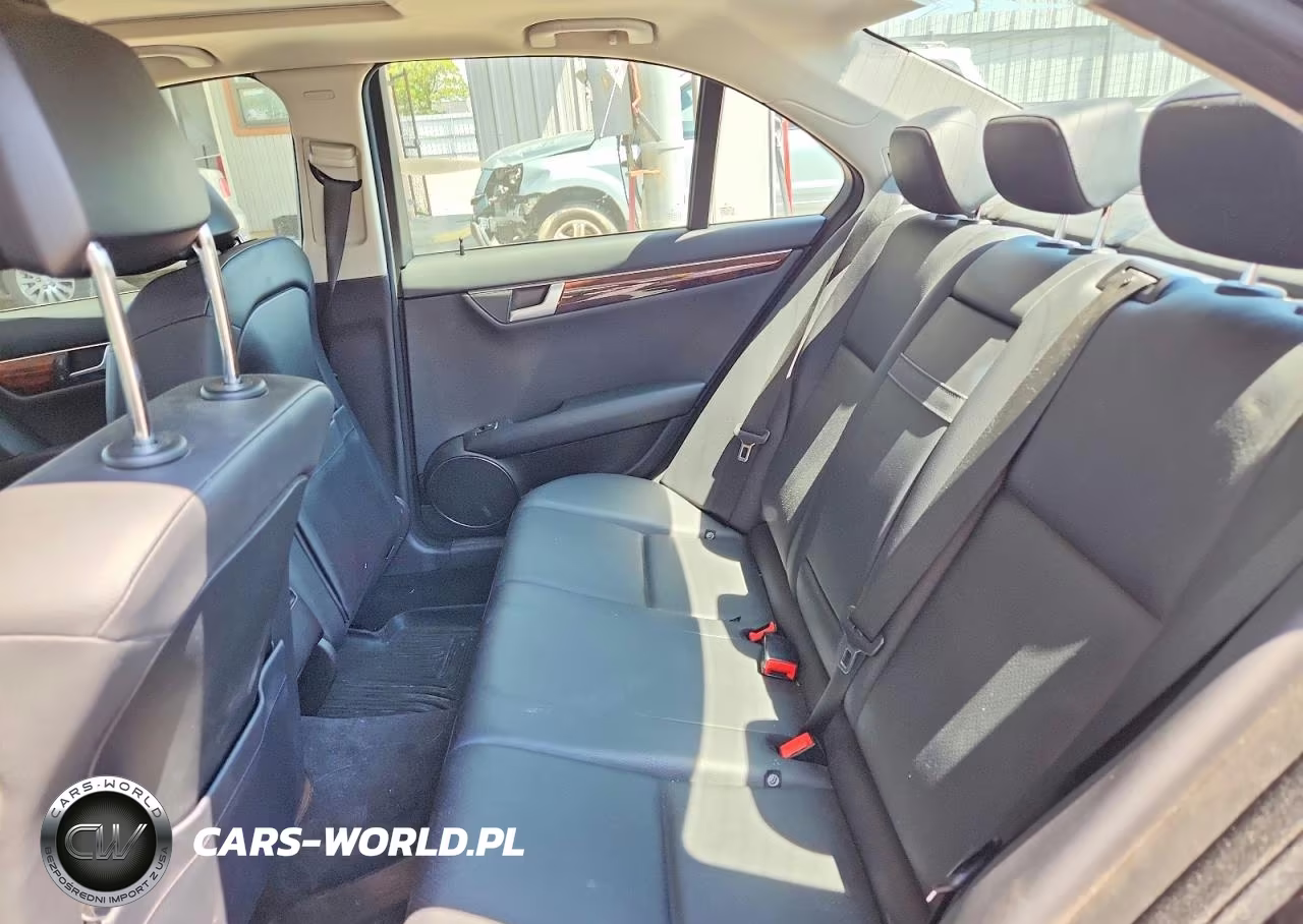 2013 Mercedes-Benz C 300 4Matic VIN:WDDGF8AB6DA881689 - 10