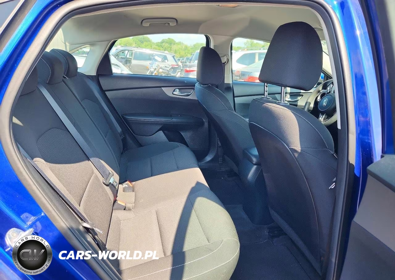 2020 Kia Forte Lxs VIN:3KPF24AD1LE151373 - 10