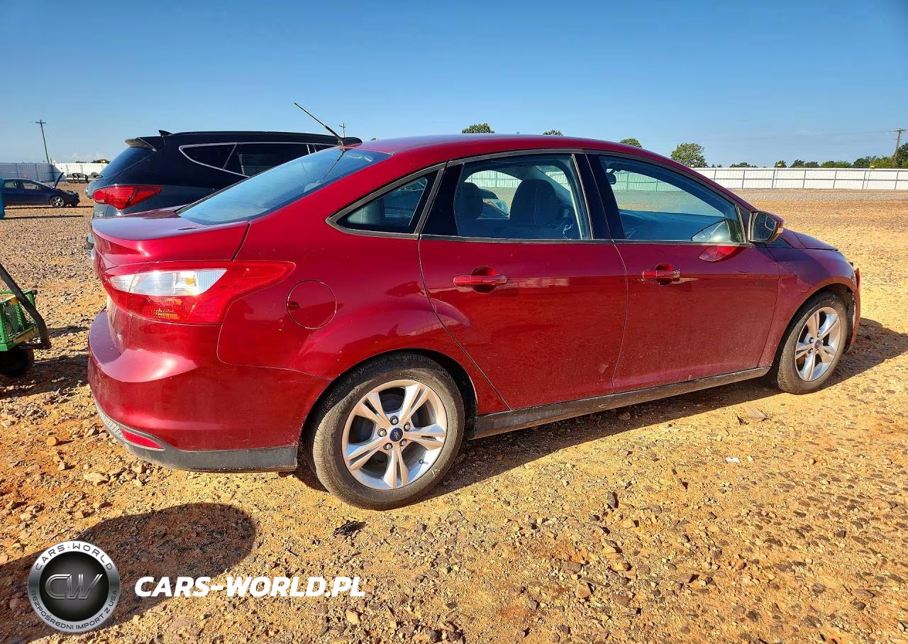 2014 Ford Focus Se VIN:1FADP3F21EL103642 - 3