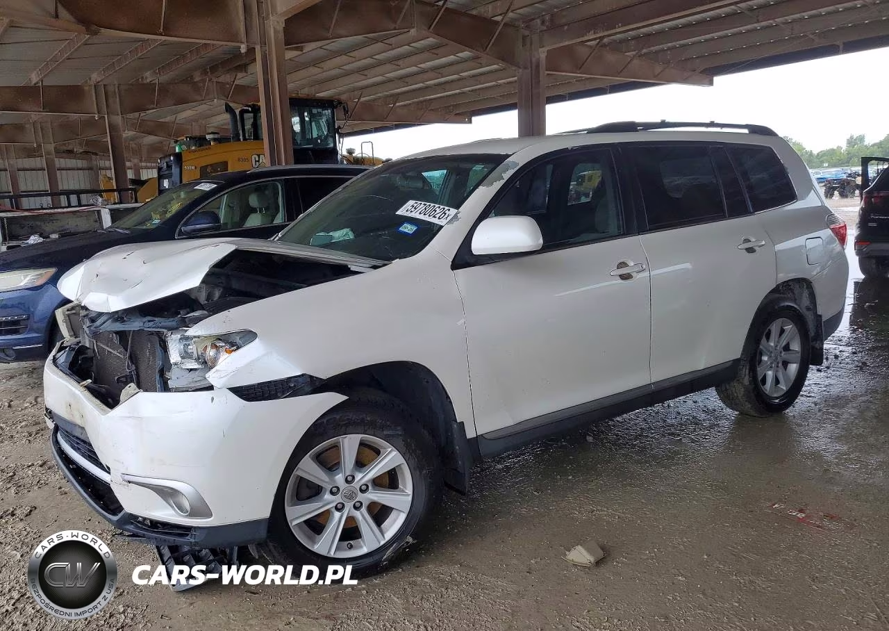 2013 Toyota Highlander Plus – zdjęcie 1 z 13