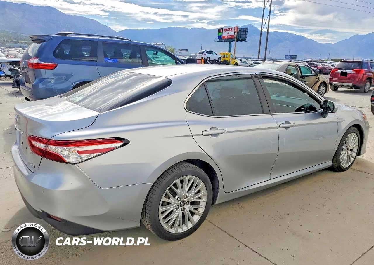 2018 Toyota Camry Xle VIN:4T1B11HK0JU022555 - 3