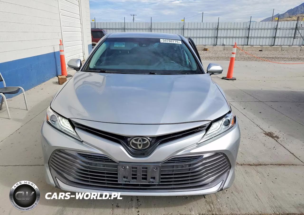2018 Toyota Camry Xle VIN:4T1B11HK0JU022555 - 5