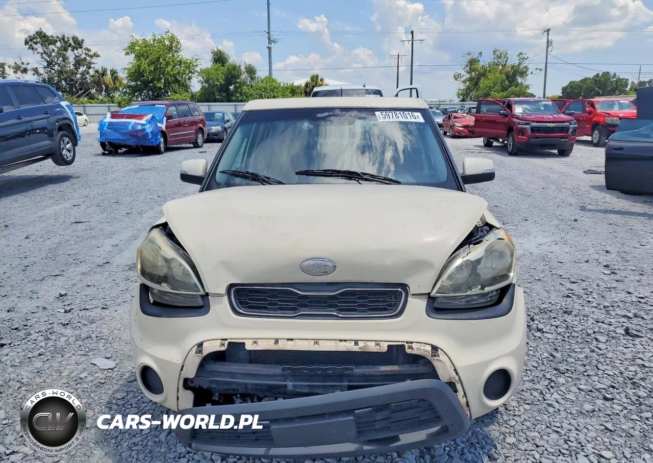 2013 Kia Soul + VIN:KNDJT2A6XD7567680 - 5