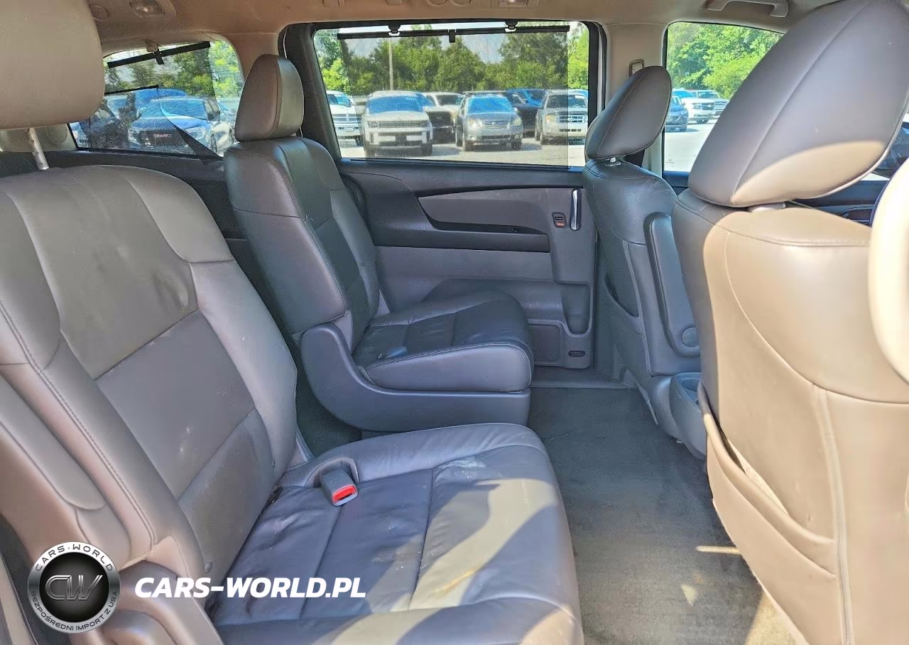 2015 Honda Odyssey Touring VIN:5FNRL5H94FB071923 - 11