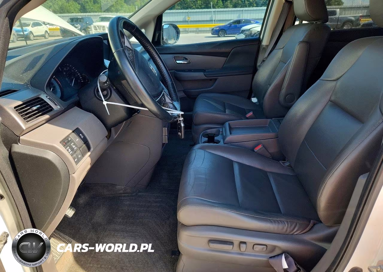 2015 Honda Odyssey Touring VIN:5FNRL5H94FB071923 - 7