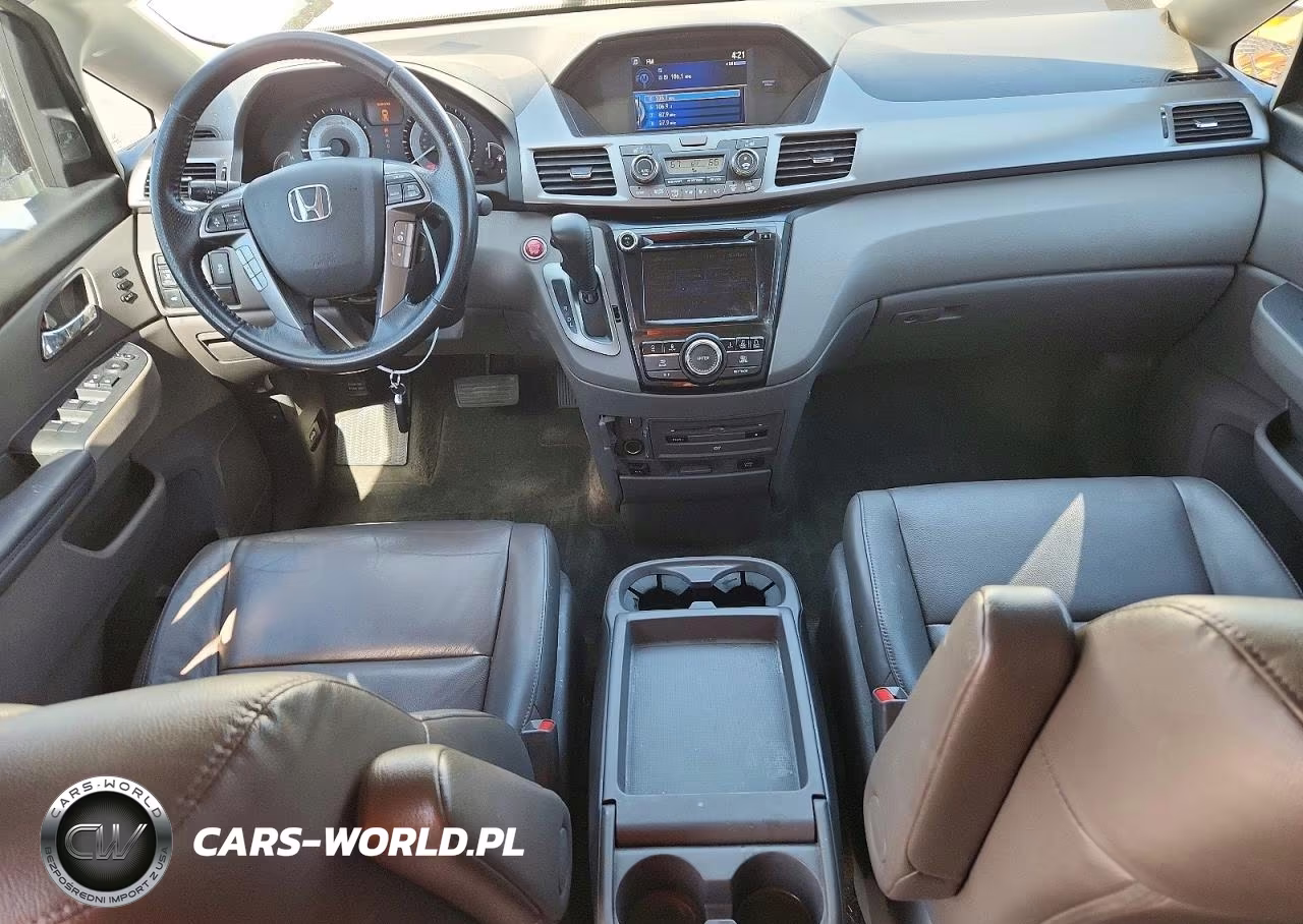 2015 Honda Odyssey Touring VIN:5FNRL5H94FB071923 - 8