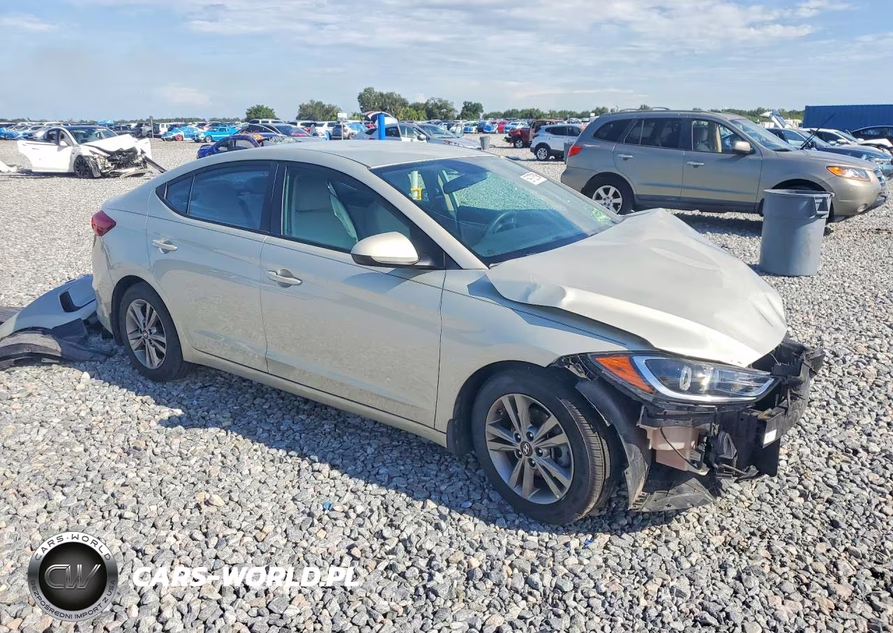 2018 Hyundai Elantra Sel VIN:5NPD84LF8JH255145 - 4