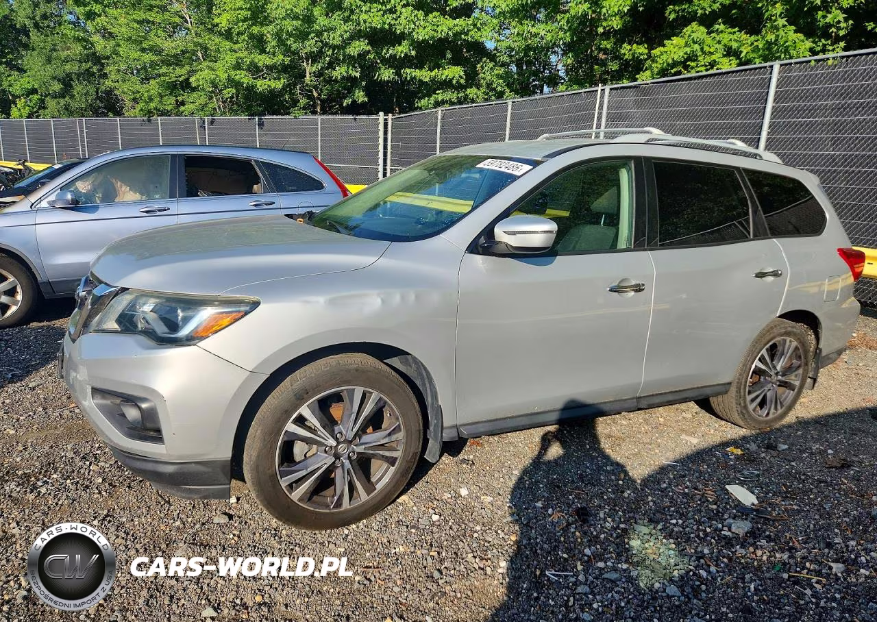 2017 Nissan Pathfinder Sv