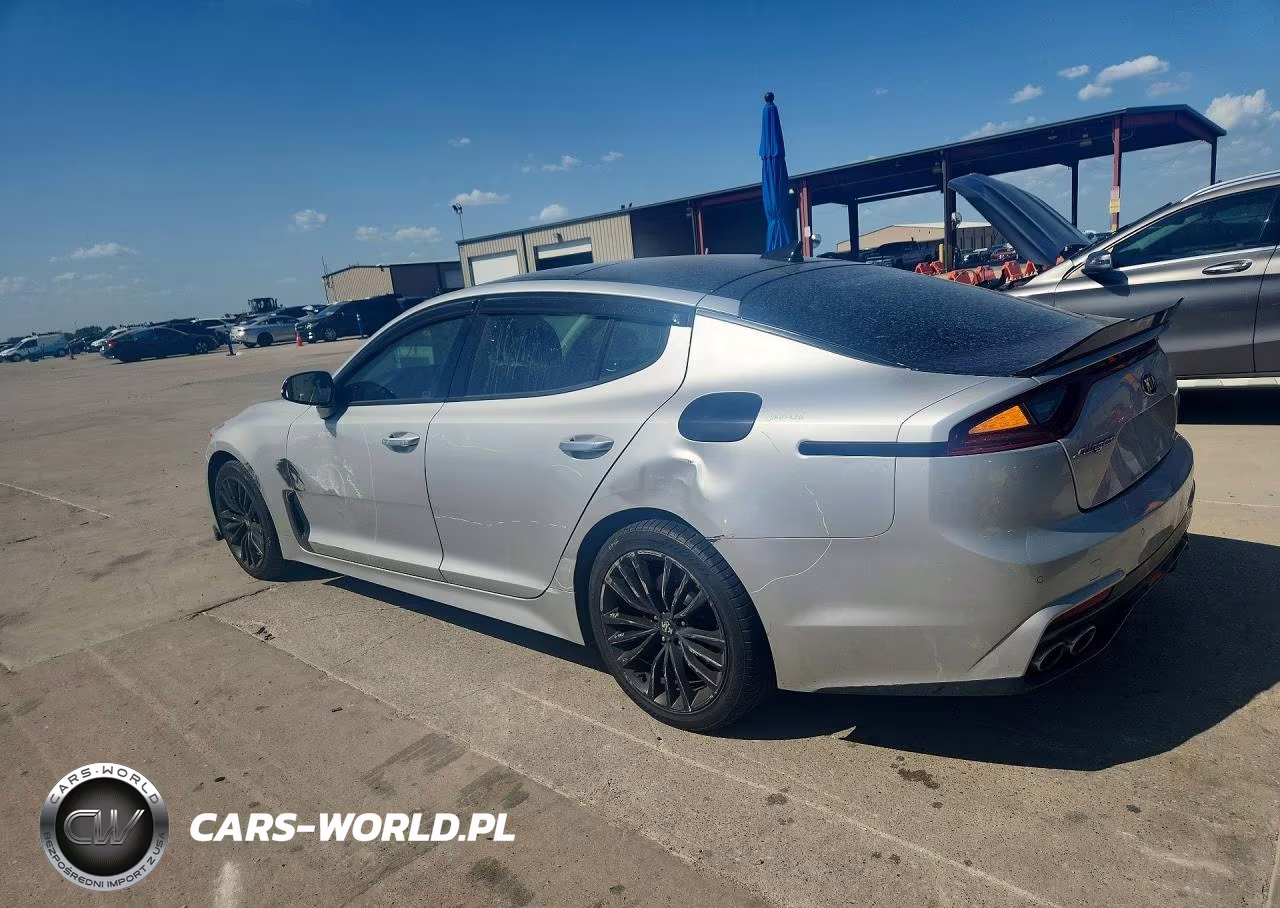 2018 Kia Stinger Premium VIN:KNAE25LAXJ6015375 - 2
