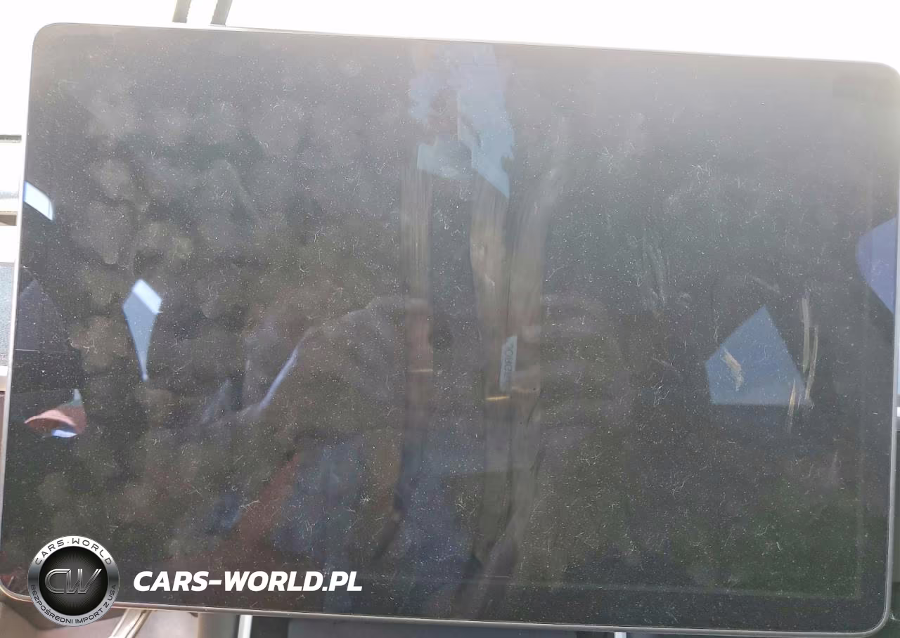 2020 Tesla Model Y VIN:5YJYGDEF4LF000723 - 9