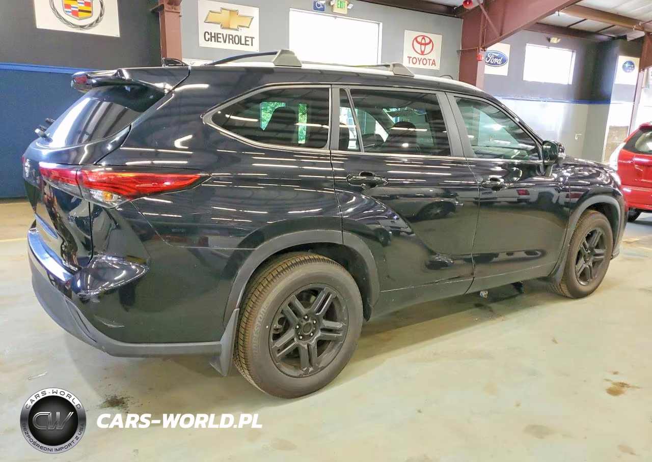 2023 Toyota Highlander Xle VIN:5TDKDRBHXPS022485 - 3