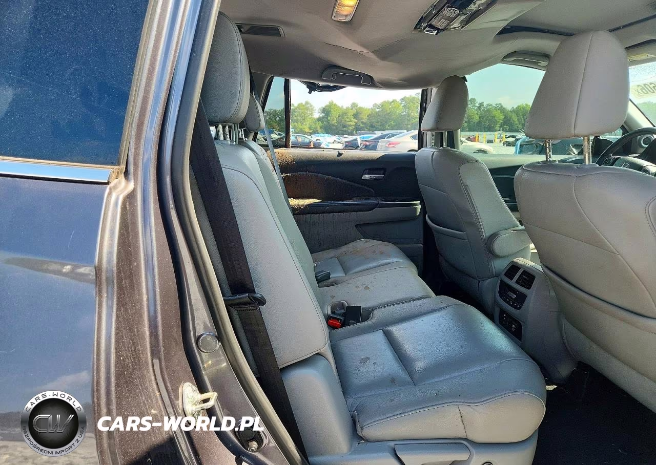 2017 Honda Pilot Touring VIN:5FNYF5H92HB011662 - 10