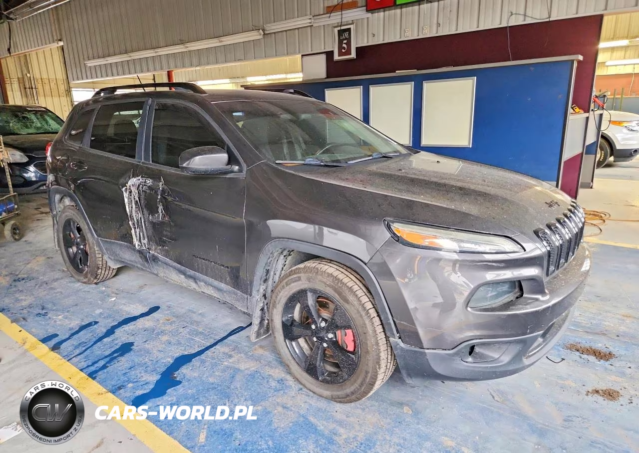 2015 Jeep Cherokee Latitude VIN:1C4PJMCS0FW719867 - 4