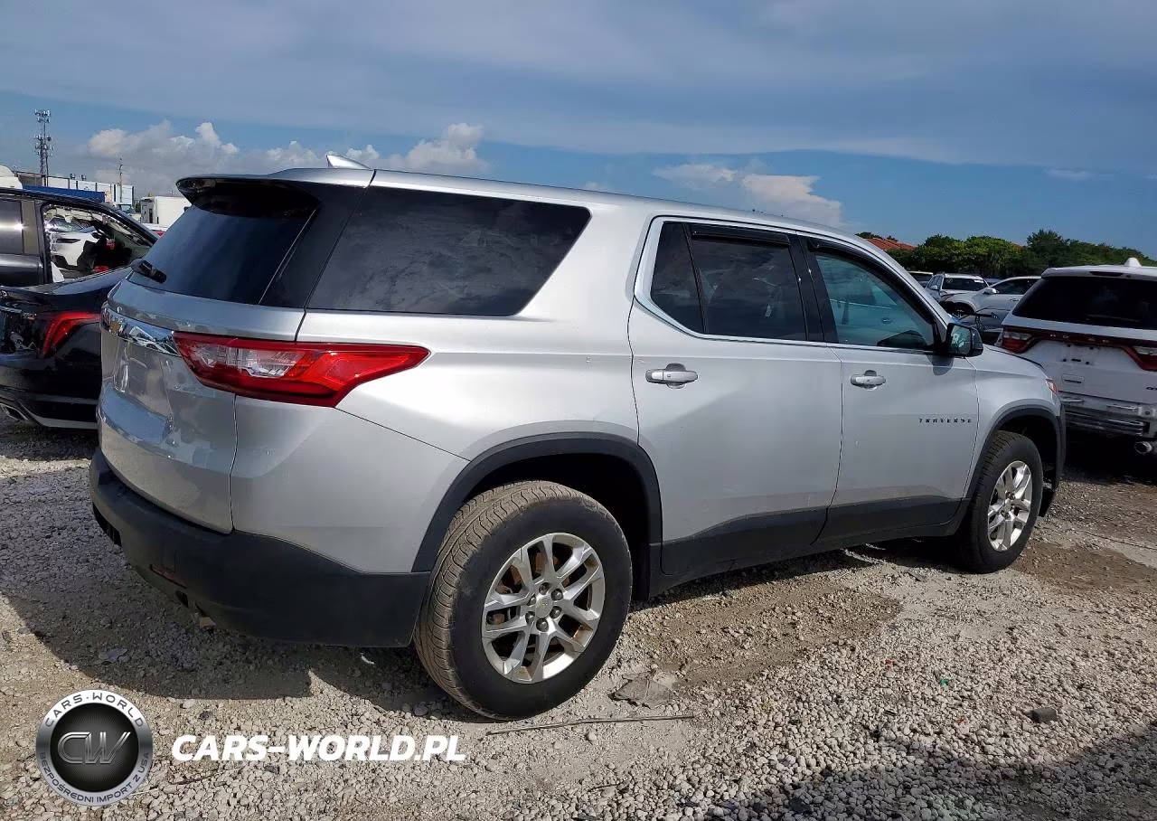 2018 Chevrolet Traverse Ls VIN:1GNEVFKW3JJ189290 - 3