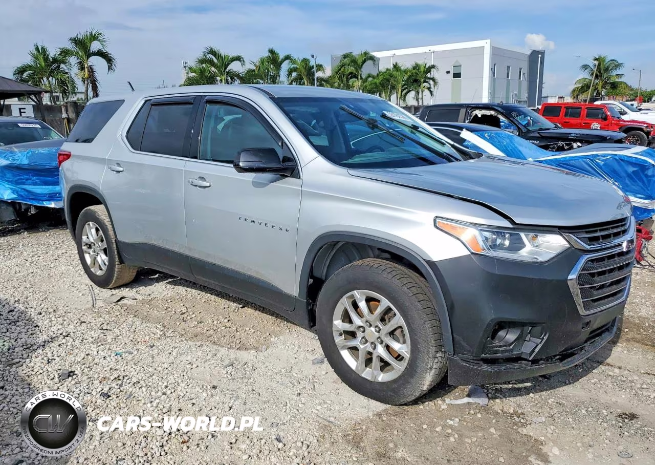 2018 Chevrolet Traverse Ls VIN:1GNEVFKW3JJ189290 - 4