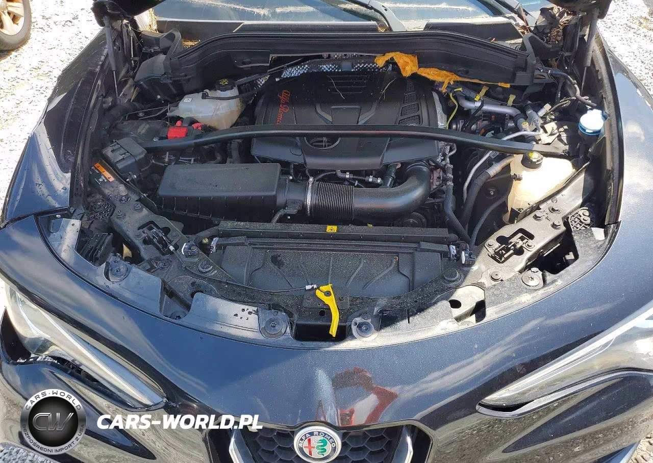 2018 Alfa Romeo Stelvio Ti Sport VIN:ZASFAKNN5J7B66957 - 12